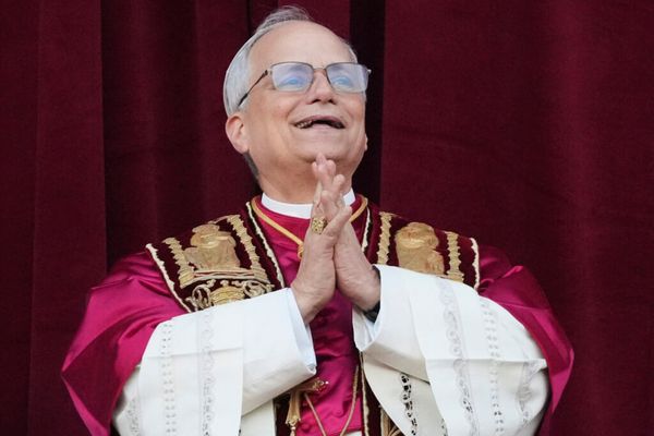 Λέων ΙΔ’ ο νέος Πάπας – Είναι ο Ρόμπερτ Πρεβόστ από τις ΗΠΑ – «Ειρήνη στον κόσμο» το μήνυμά του