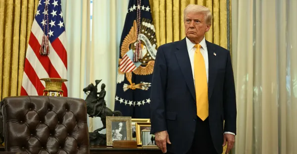 Δικαστικό μπλόκο στους δασμούς Τραμπ - Ποιοι ακυρώνονται και ποιο το σκεπτικό της απόφασης