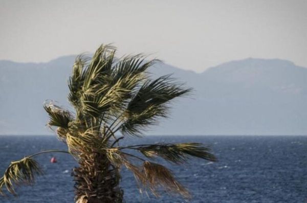 Kαιρός: Μικρή πτώση της θερμοκρασίας – Έως 33 το θερμόμετρο, έως 8 μποφόρ οι άνεμοι