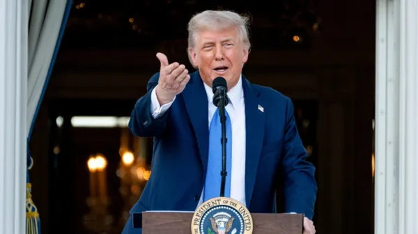 Ο Τραμπ απαγορεύει την είσοδο των υπηκόων 12 χωρών στις ΗΠΑ