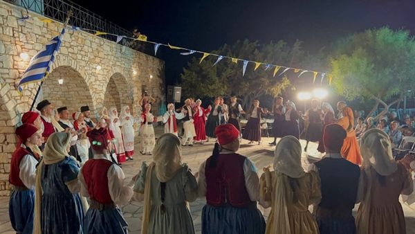 Πάρος - Κρήτη και Κύπρος ενθουσίασαν το κοινό στο Δασάκι Άχνας Κύπρου