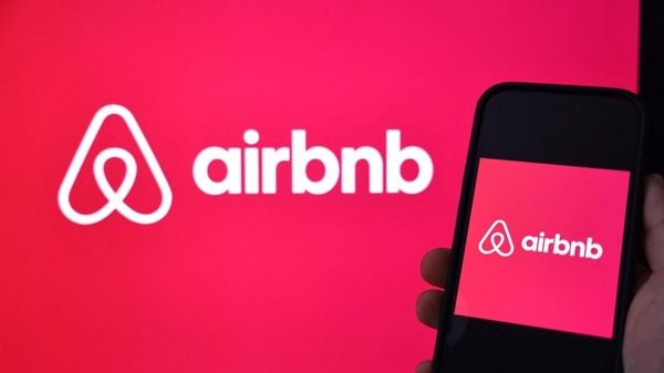 «Πάγωμα» νέων αδειών Airbnb σε Πάρο, Θεσσαλονίκη, Χαλκιδική, Σαντορίνη, Χανιά, για να αντιμετωπιστεί η στεγαστική κρίση
