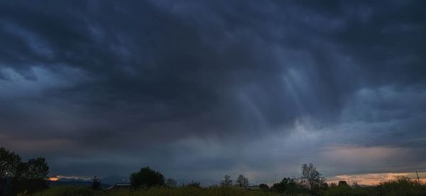 Καιρός: Πού θα χτυπήσει η κακοκαιρία τις επόμενες ώρες - Εξασθενούν οι θυελλώδεις βοριάδες