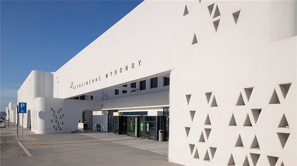 Τα νησιά των Κυκλάδων που πρωταγωνιστούν σε αεροπορικές αφίξεις - Η θέση της Πάρου