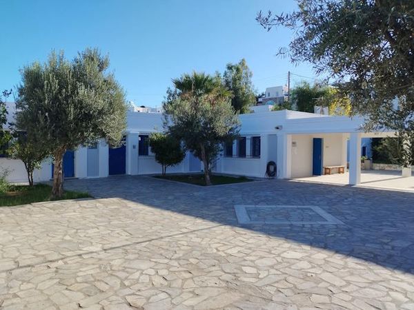 Ολοκληρώνονται οι εργασίες βαψίματος στο Γυμνάσιο Νάουσας Πάρου