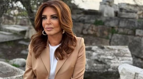 Μιμή Ντενίση: Στην Παναγία Εκατονταπυλιανή στην Πάρο