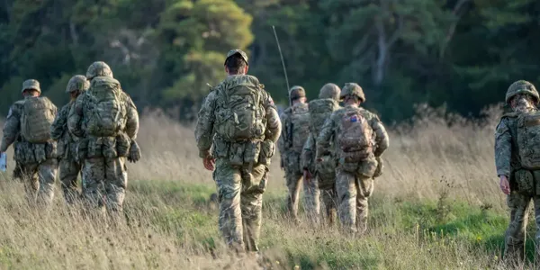 Αλλάζει η στρατιωτική θητεία: Όλοι στον Στρατό Ξηράς, 10 εβδομάδες βασική εκπαίδευση