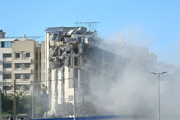 Επίθεση ιρανικού drone σε δεξαμενές καυσίμων στο διεθνές αεροδρόμιο του Κουβέιτ – Διάγγελμα Τραμπ αύριο για το Ιράν