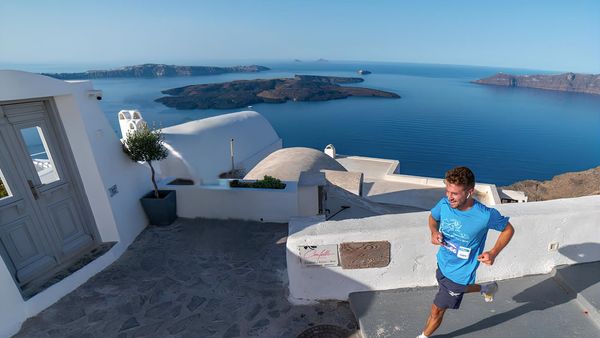 Γιατί ο ελληνικός τουρισμός εμφανίζεται ανθεκτικός στην κρίση στη Μέση Ανατολή