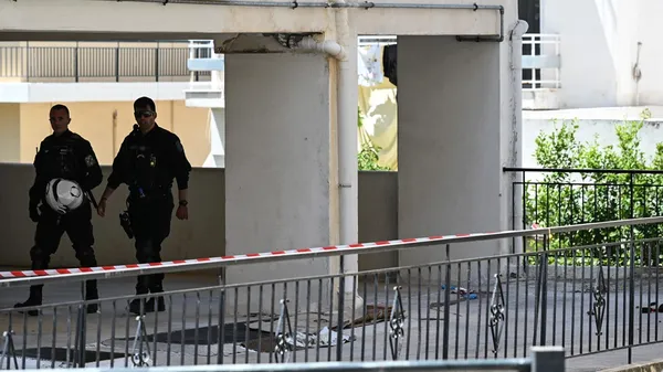 Ηλιούπολη: Εξαιρετικά κρίσιμη η κατάσταση της 17χρονης που έπεσε από ταράτσα